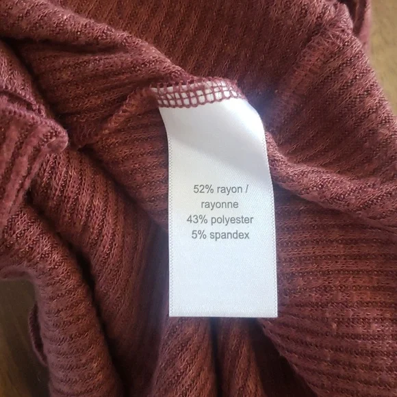 Maurice brownish red color sleeveless top size - Picture 8 of 9